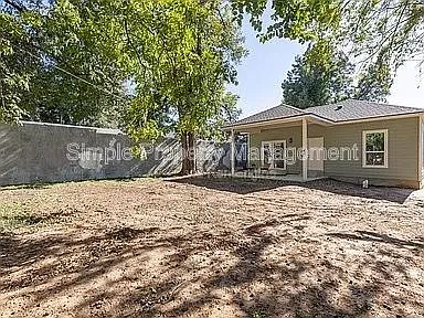 1951 NW 11th St — Photo 35