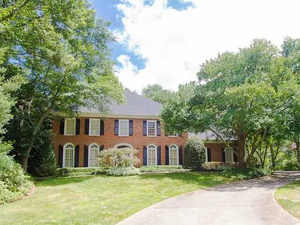 310 Cameron Ridge Dr, Sandy Springs, GA 30328
