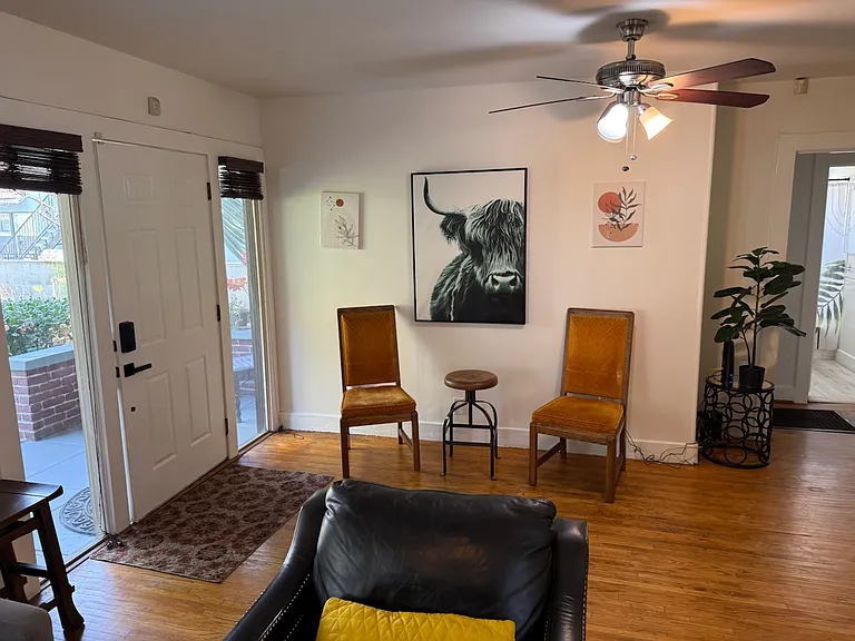 3216 1/2 Sherwood Ave — Photo 4