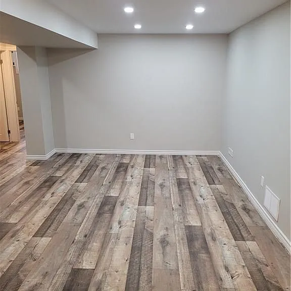 107 Harding Cres — Photo 19