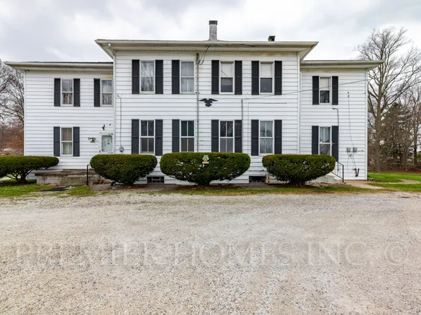 3390 State St NE, Canton, OH 44721