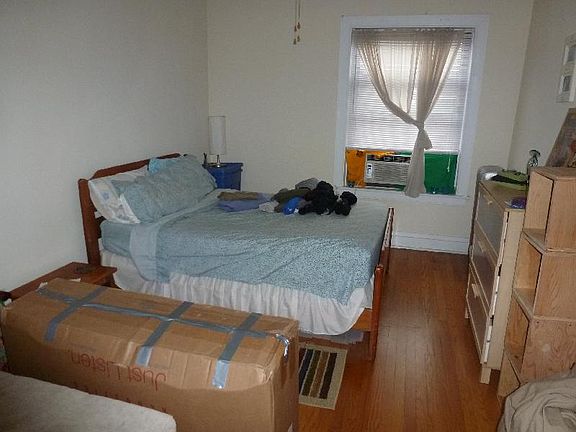 3rd image of 4855 N Wolcott Ave APT 2B