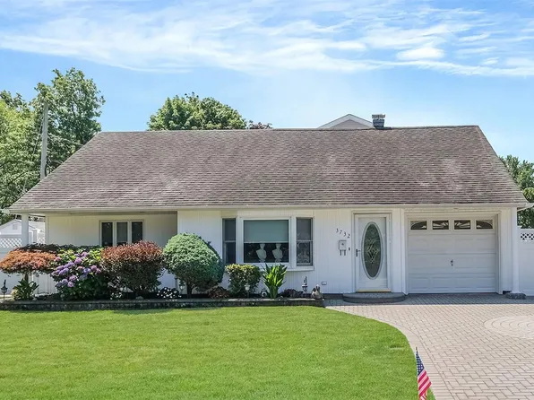 3732 Fiddler Lane, Bethpage, NY 11714