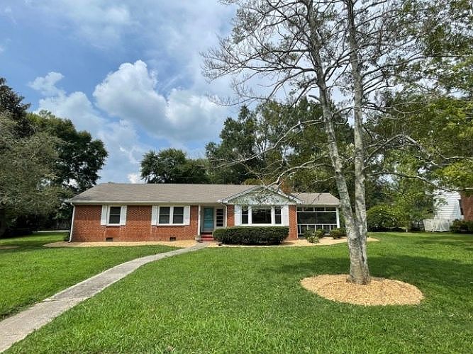 1st image of 303 Druid Ln