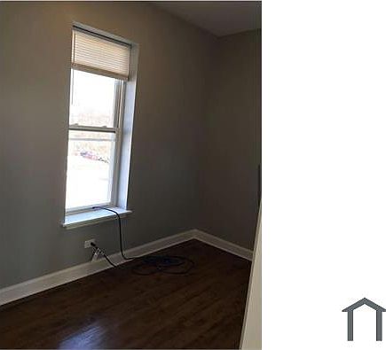 4th image of 2408 W Arthington St #2R