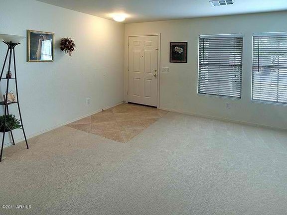 3rd image of 45543 W Guilder Ave