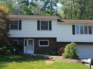 119 Village Dr, Shavertown, PA 18708