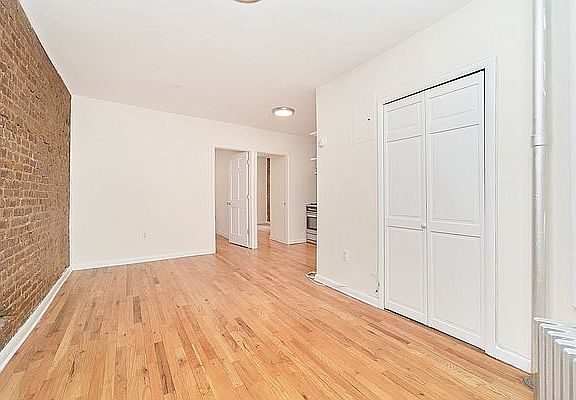 3rd image of 319 E 95th St APT 25