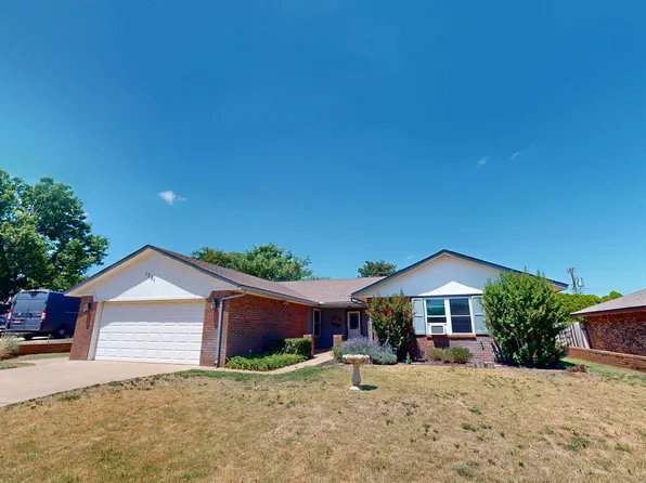 1701 Robin Dr, Woodward, OK 73801