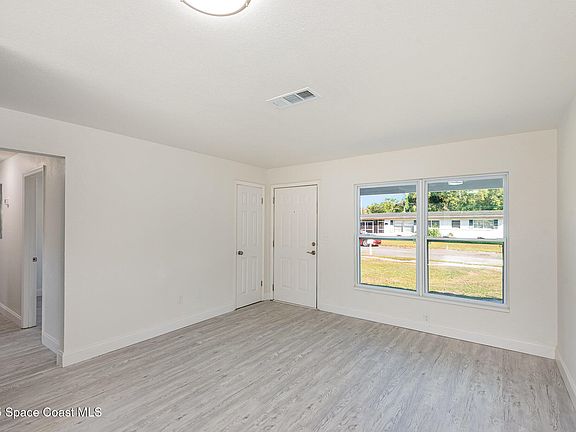 3rd image of 80 Terrace Garden Ave