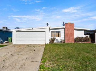 8869 Halverson Dr, Elk Grove, CA 95624