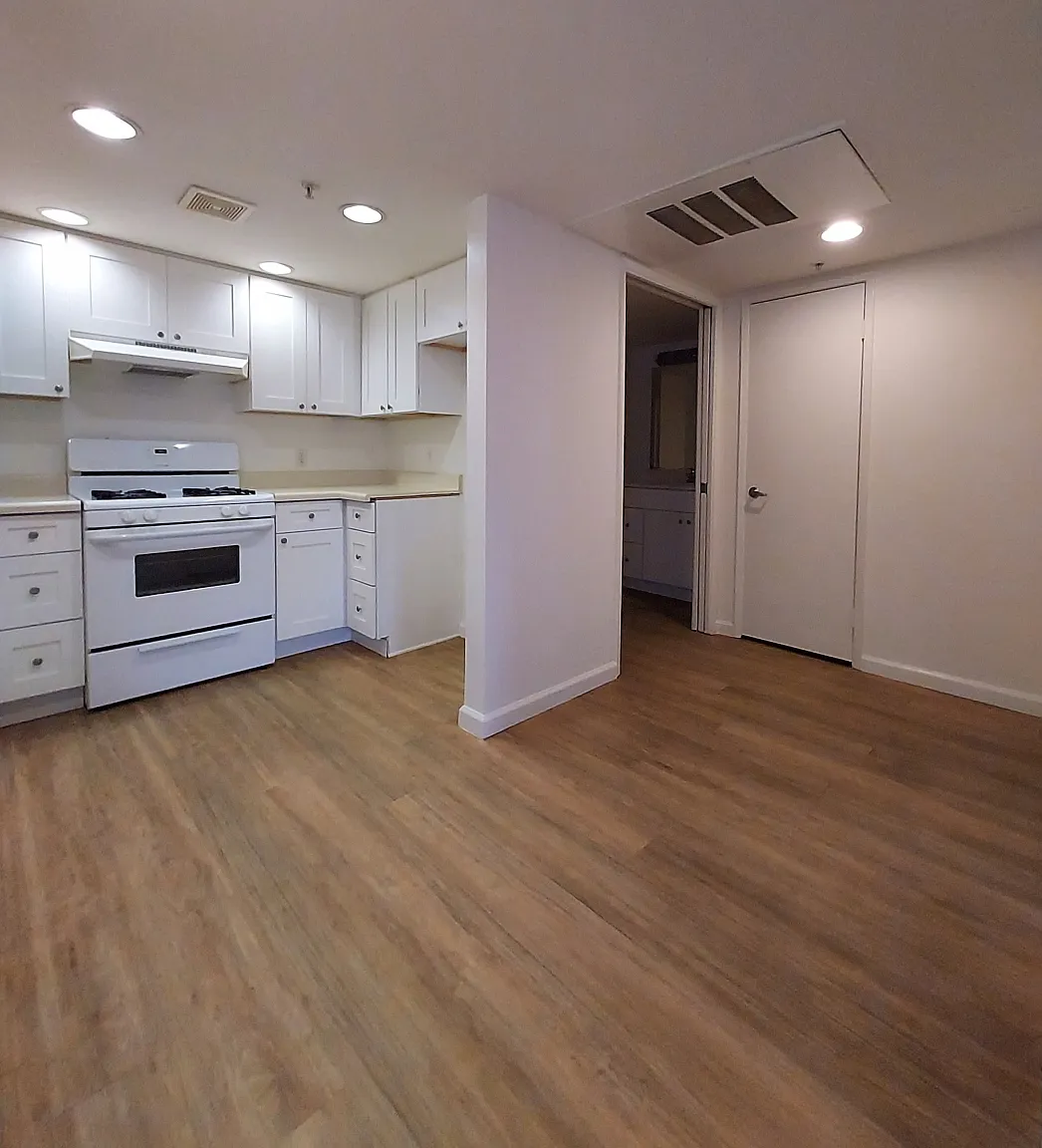 2 bed, 1.0 bath, $3,195 — Photo 4