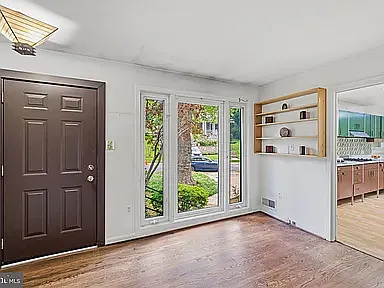 3 bed, 1860 sqft, $4,500 — Photo 3