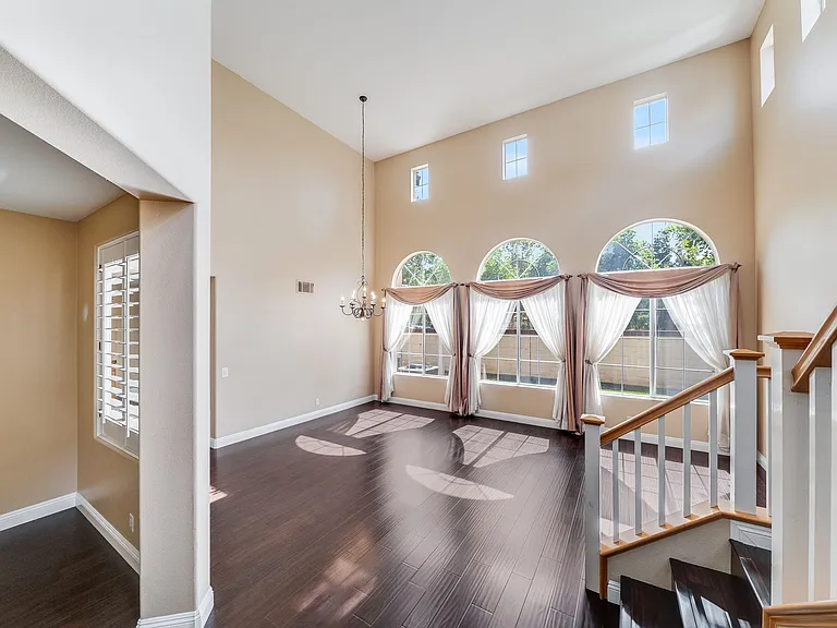 11761 Fricker Ave — Photo 6