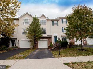 27 Hunt Club Dr, Collegeville, PA 19426