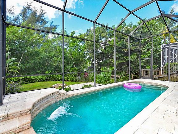 5th image of 458 Island Cir