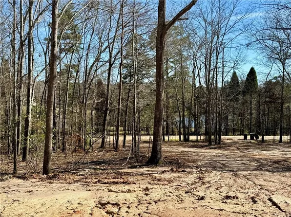 18 Three Lakes Dr, Phenix City, AL 36869