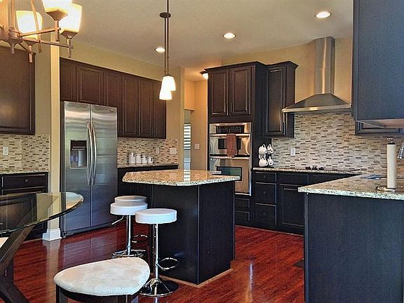2nd image of 8233 Yarrow Ct