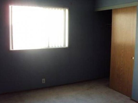 5th image of 279 Grace Ave