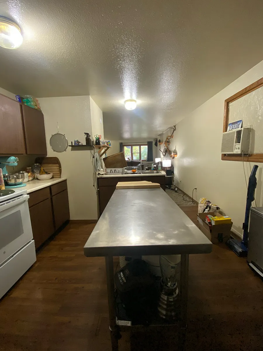 Building Photo - 609 7th Ave N