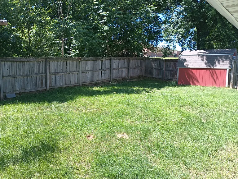 17 Riverview Ln — Photo 2