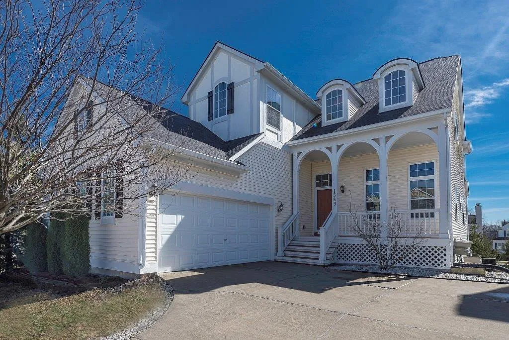 1369 Timmins Dr photo 1