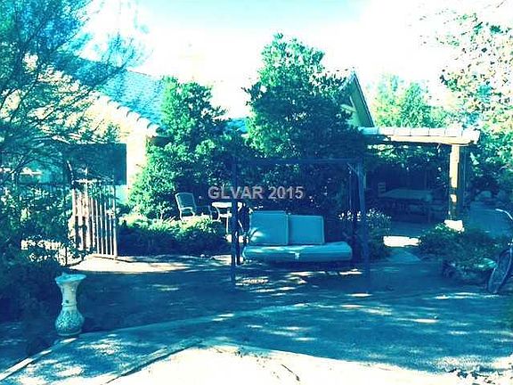 4th image of 3320 W Le Baron Ave