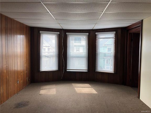 3rd image of 94 Parkview Ave