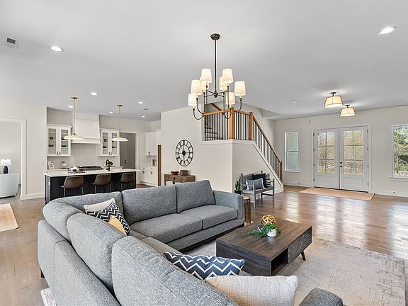 5th image of 6910 Mountain View Rd