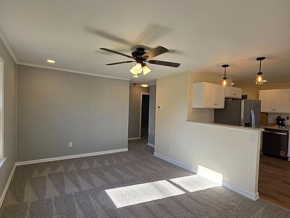 3rd image of 38 Hilldale Rd