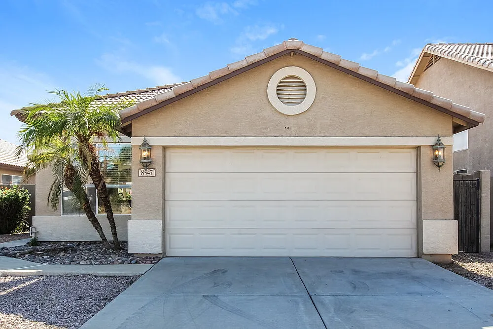 3 bed, 2.0 bath, 1268 sqft, $1,905 — Photo 1