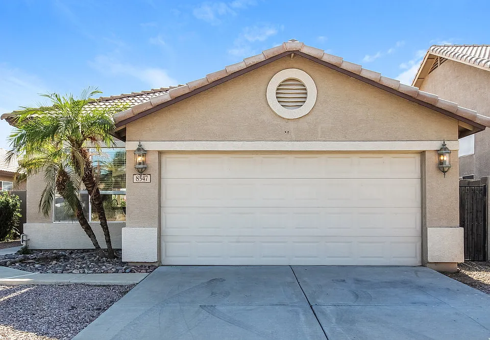 8547 W Laurel Ln