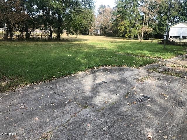 2nd image of 10044 Fournier Ave