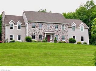 20 Barberry Dr, New Hartford, CT 06057