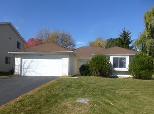 1217 Needham Rd, Naperville, IL 60563