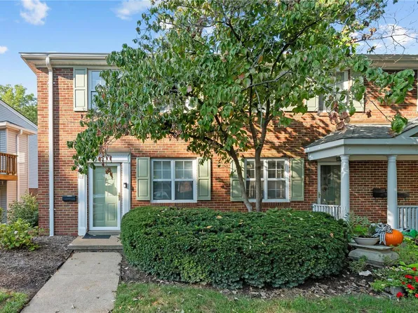 1419 Peacock Ln, Saint Louis, MO 63144