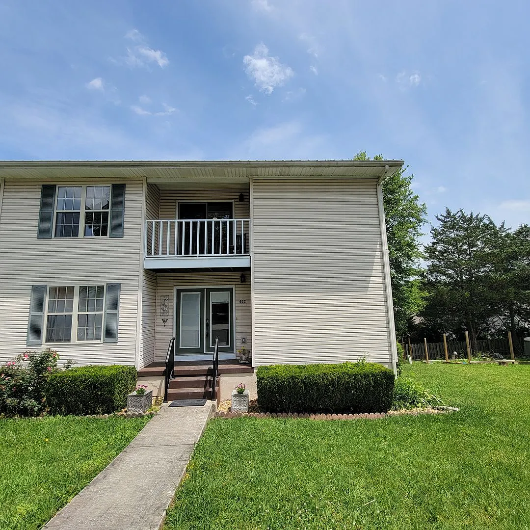 2/1.5 Townhome-Cookeville City- End Unit — Photo 1
