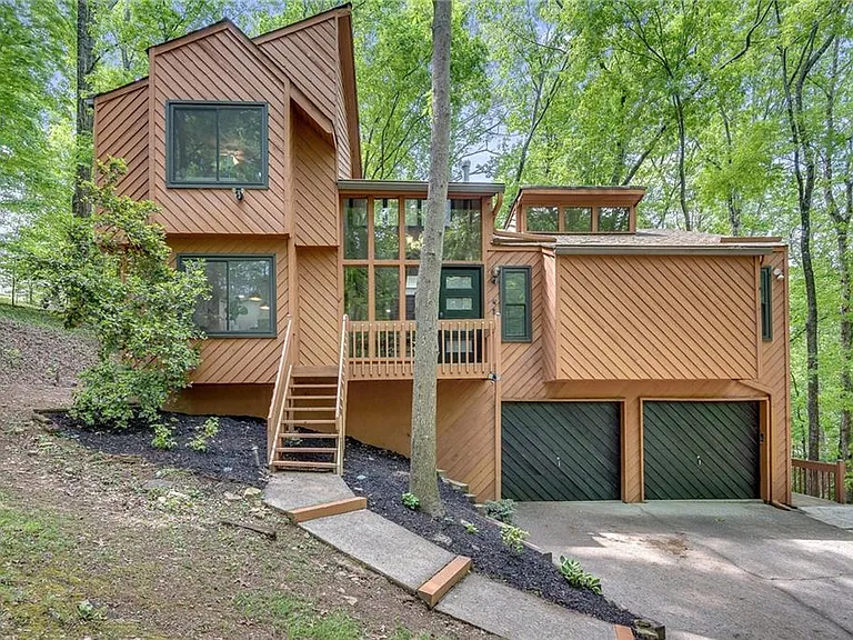 1820 Cedar Cliff Dr SE — Photo 1