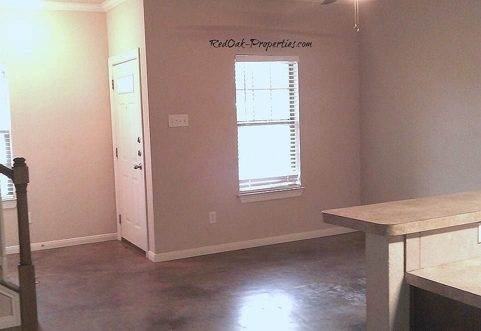 2nd image of 128 Bentwood