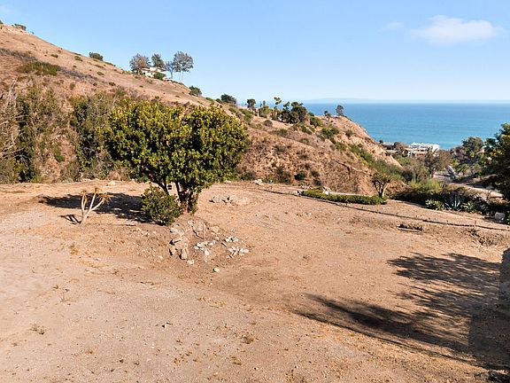 2nd image of 21930 Carbon Mesa Rd