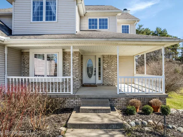 3122 Pinto Cir, Lansing, MI 48906