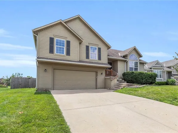 625 E Pawnee Ln, Gardner, KS 66030
