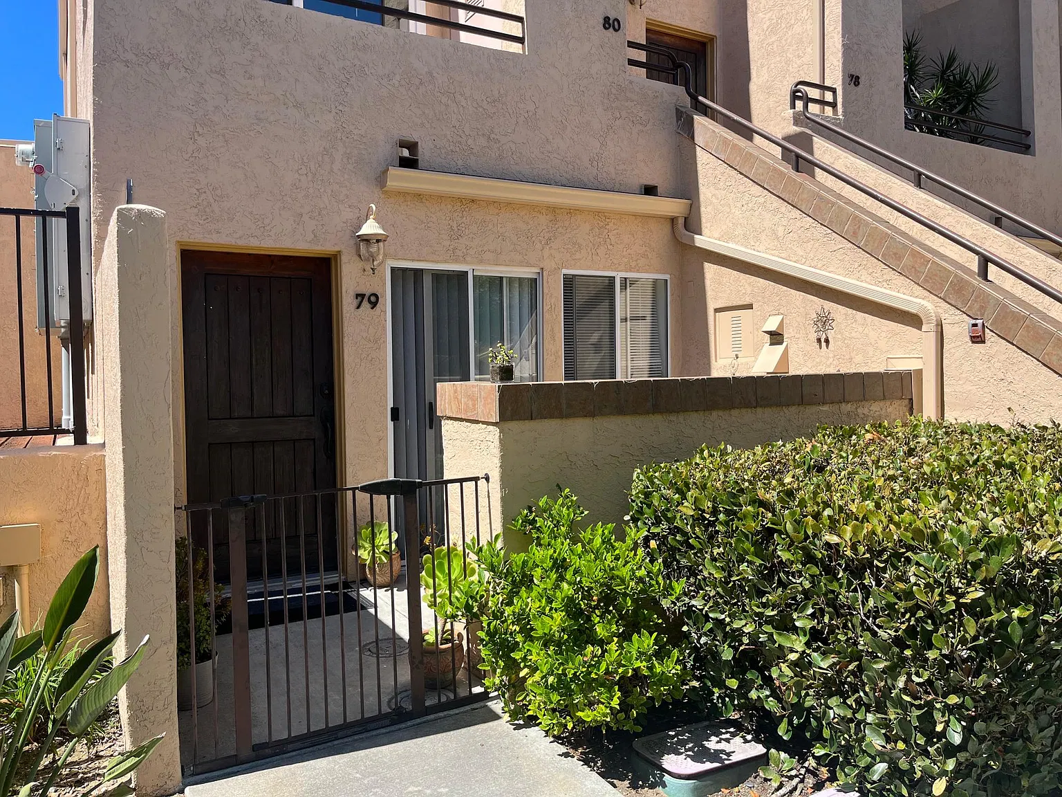 Studio, 420 sqft, $1,900 — Photo 4