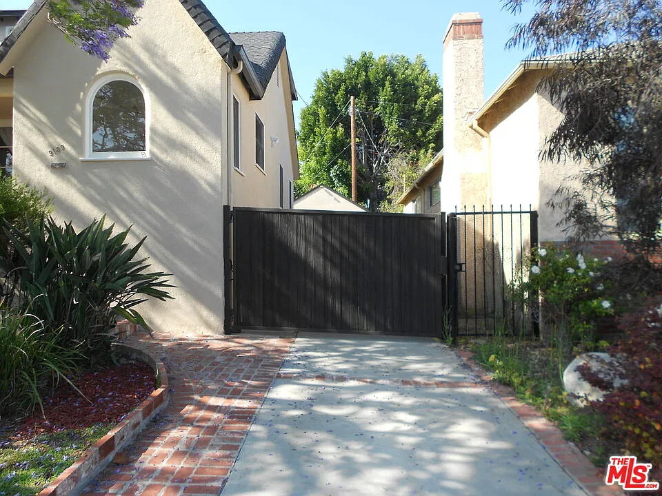 4 bed, 2.0 bath, 1698 sqft, $6,650 — Photo 3