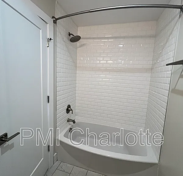 1106 N Alexander St — Photo 18