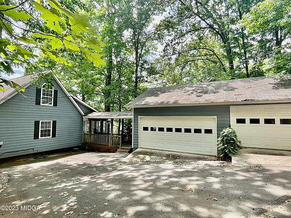 3rd image of 116 E Daylight Dr W