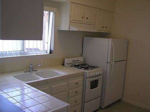 5th image of 899 Empire Ave APT 212