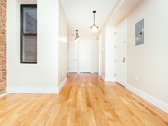 5th image of 623 Park Pl #4
