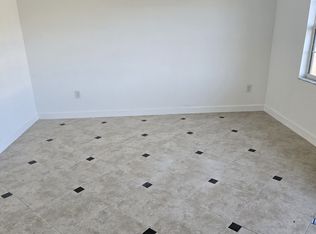 903 Boulder Dr, South Daytona, FL 32119