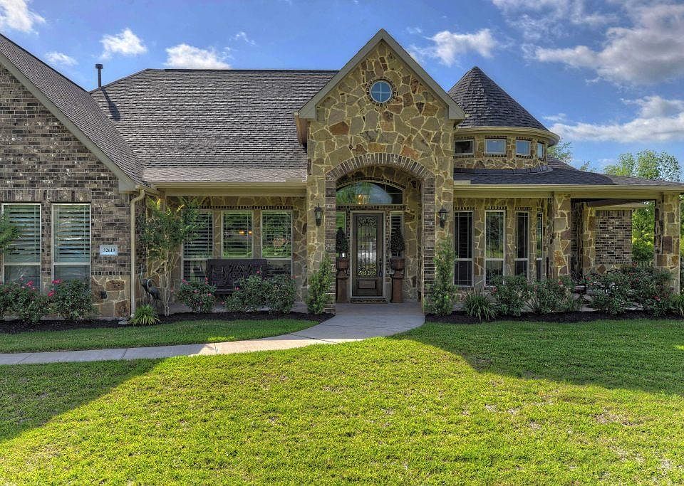 1st image of 32619 Weston Ct